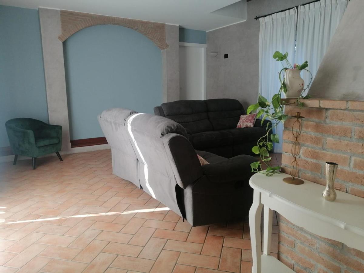 Lussuosa Villa Vicino Alla Stazione Caronno Pertusella Zewnętrze zdjęcie