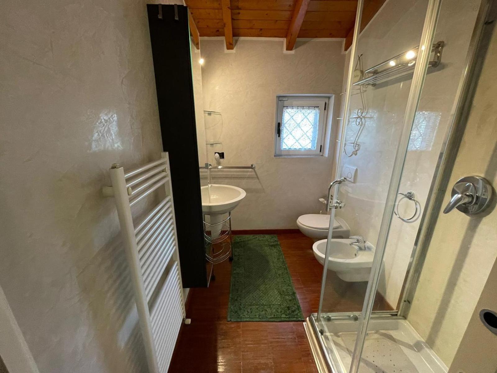 Lussuosa Villa Vicino Alla Stazione Caronno Pertusella Zewnętrze zdjęcie